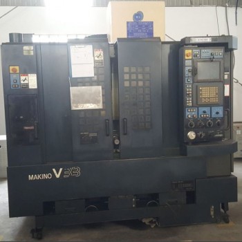 Máy phay đứng Makino V33 2000